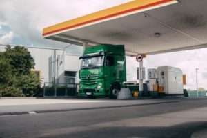 Les camions Mercedes-Benz paient automatiquement dans les stations-service Shell