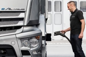 Mercedes-Benz Trucks conclut un partenariat stratégique avec EVBox Group