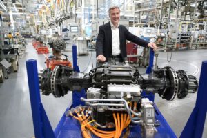 Mercedes-Benz : lancement de la production des composants des eActros