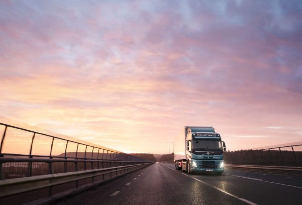 Holcim commande 1 000 camions électriques à Volvo Trucks