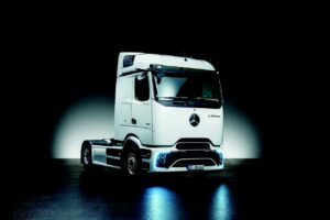 eActros 600 : Mercedes-Benz Trucks électrifie la longue distance