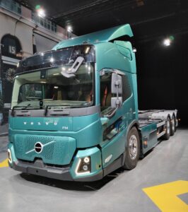 Le FM Low Entry est le seul camion Volvo Trucks à n'être disponible qu'en version électrique. ©JPL