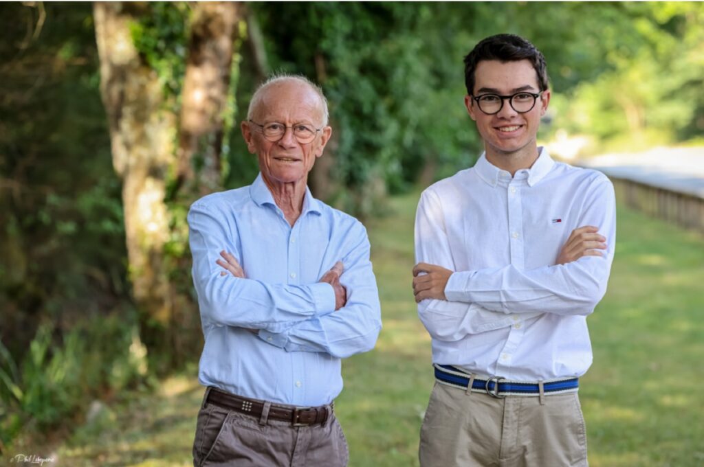 Thibault Pfaff (à droite), petit-fils d'Eric Sarrat, l'avait rejoint dans l'entreprise familiale en 2021. © GT Logistics
