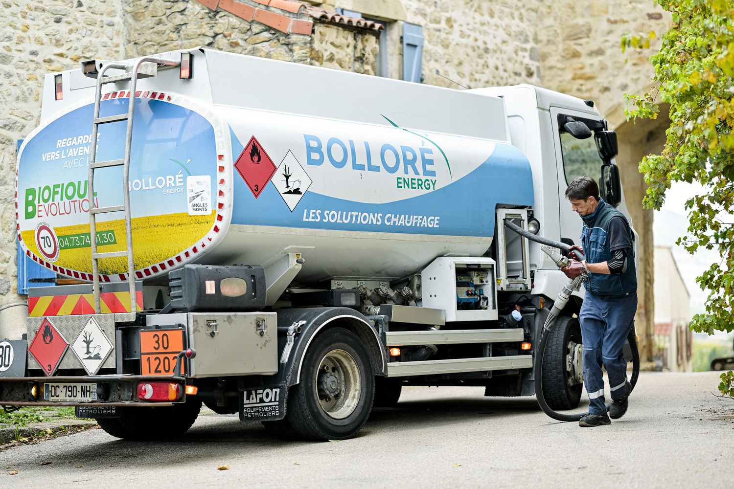 Les acteurs l'affirment : la distribution des biocarburants en France est opérationnelle, en faisant une alternative crédible en attendant la maturité de l'électrique. ©Bolloré Energy