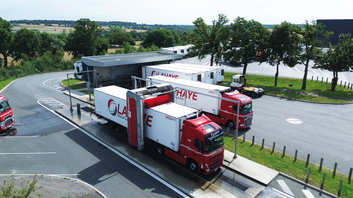 Comme bon nombre de transporteurs, le groupe Lahaye Global Logistics a choisi la solution du lavage en interne. ©Lahaye Global Logistics