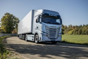 Iveco réunit 200 clients pour lancer son nouveau porteur électrique