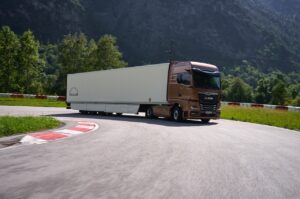 La vérification des émissions de CO2 des poids lourds entre en vigueur