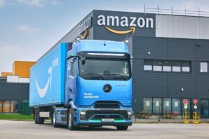 Mercedes : Amazon commande plus de 200 camions électriques