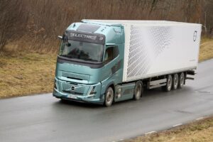 Camions électriques : des aides à l'acquisition repensées en 2025