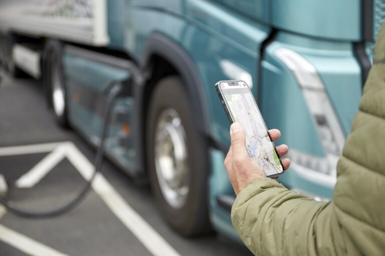 Électrique : Volvo Trucks facilite l