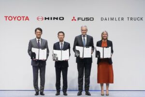 Fusion Fuso-Hino : Toyota et Daimler Truck créent un nouveau géant du poids lourd