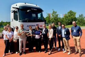 L'Aftral reçoit son premier camion électrique par Renault Trucks