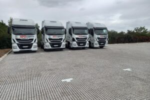 Des dalles alvéolaires pour sécuriser les parkings poids lourds