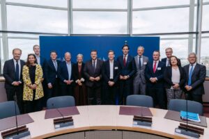 Poids lourds : une "task force" créée par la Commission européenne pour accélérer la transition électrique