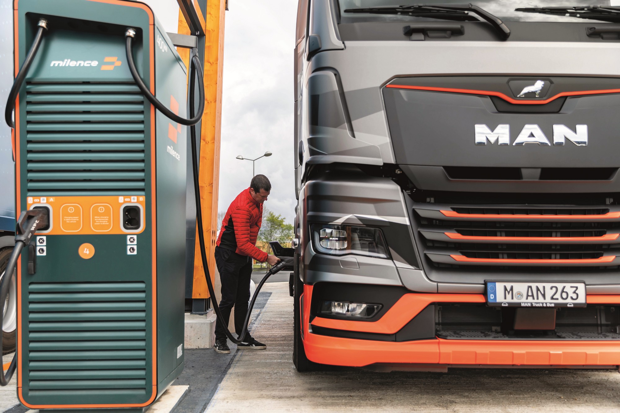 Une seule carte suffit désormais pour payer carburant, biogaz, HVO ou recharge électrique. ©Milence