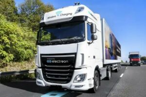 Camion électrique : une route à recharge dynamique inaugurée en France
