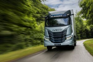 Iveco trouve un partenaire pour renforcer sa solution de financement de camions électriques