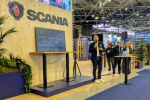 B100, électrique, services : Scania appuie sur l’accélérateur