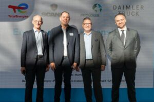 TotalEnergies : trois alliances pour décarboner le transport