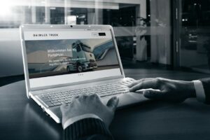 Daimler Truck simplifie l’accès à ses pièces avec My PartsHub