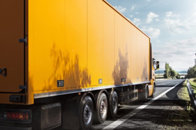 Continental allonge la durée de vie de ses pneus pour remorques