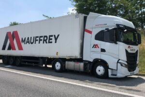 En avril, Mauffrey roule en camion autonome