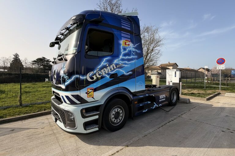 Recharge électrique : Astre teste le modèle semi-public avec Chargepoly