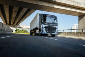 Une tolérance de charge à l'essieu revue à la baisse pour les poids lourds électriques ?
