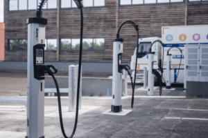 Bump continue d'équiper la Blanchisserie de Paris en bornes de recharge pour poids lourds électriques