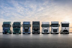 Face aux chinois, les constructeurs européens de poids lourds croient en la force de leurs réseaux