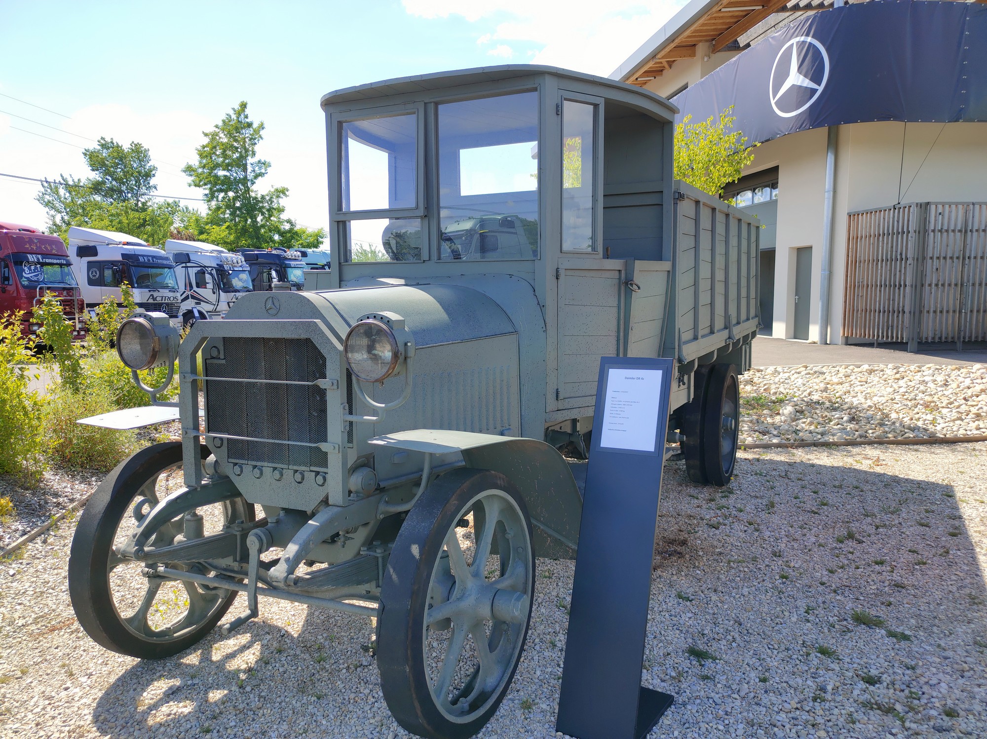 Ce Daimler DR 4c a plus de 100 ans d'âge. Sa vitesse maximale était de... 18 km/h. ©JPL/FLM.