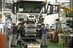 Le Parlement européen veut imposer le recours à 75 % de composants issus de l'UE dans les poids lourds