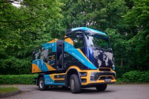 Le tour du monde en 80 recharges avec un poids lourd Mercedes-Benz Trucks est lancé