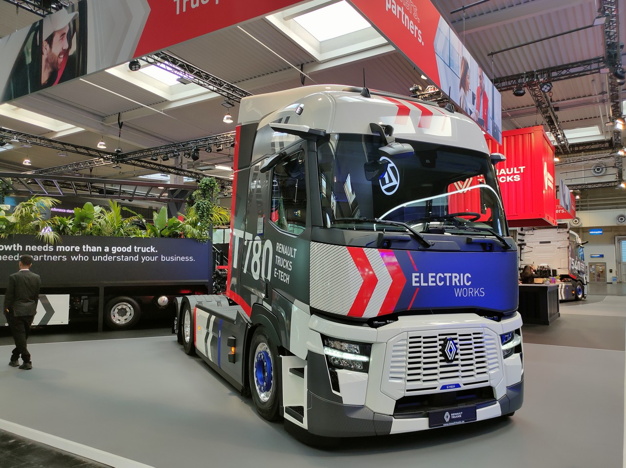 Le Renault Trucks E-Tech T 780 était sur le stand du constructeur. ©JPL/FLM