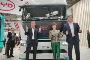 BYD Trucks dévoile son 44 tonnes électrique pour l'Europe et sort sa recharge à 1,5 mégawatt