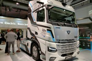 SuperPanther vise 100 camions électriques en France en 2027