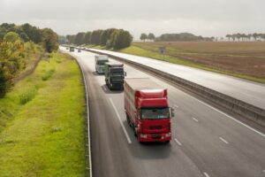 Taxe poids lourds, carburants, CEE… les amendements du PLF 2027 qui font débat