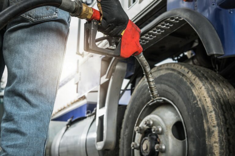 Transporteurs : le gouvernement renforce l'indexation gazole et accélère le versement des aides