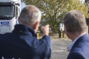 Le groupe Le Berre s'électrifie avec Mercedes, Chargepoly et Viaposte