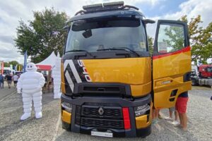 Au delà de l'électrique, le constructeur français continue d'avancer sur le thermique qui représente encore près de 95 % du marché des poids lourd. ©JPL/LA